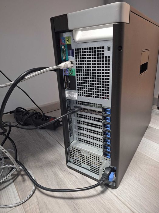 Stacjonarny komputer Dell Precision Tower 5810  Windows 11