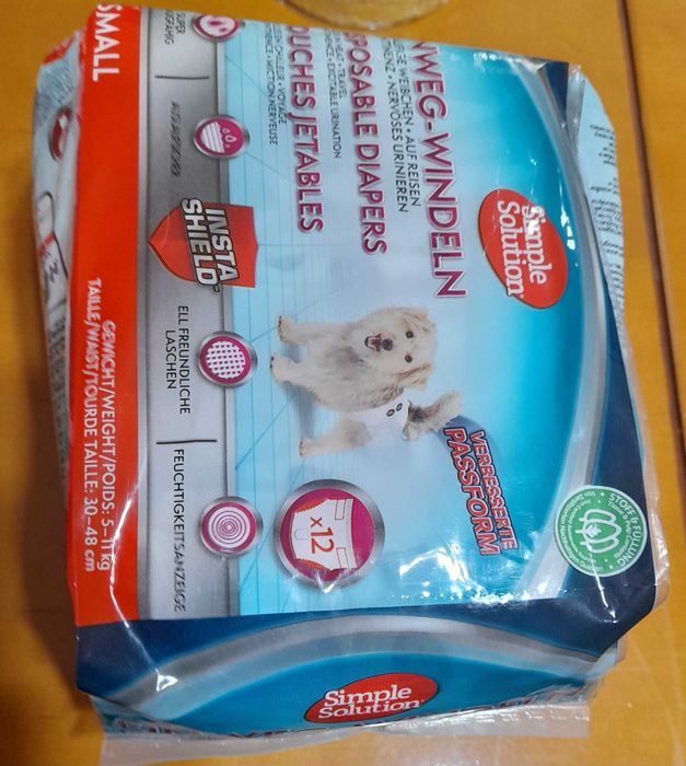 Fraldas descartáveis para cadelinhas