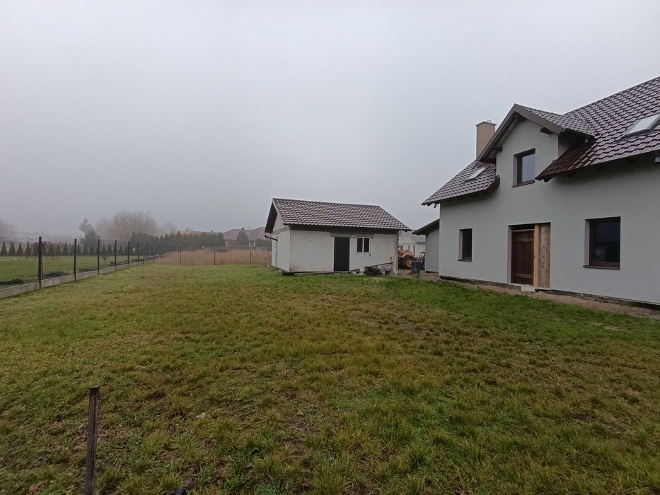 Wyjątkowy Dom Jednorodzinny z Dużym Garażem - Wałcz, Półwiejska