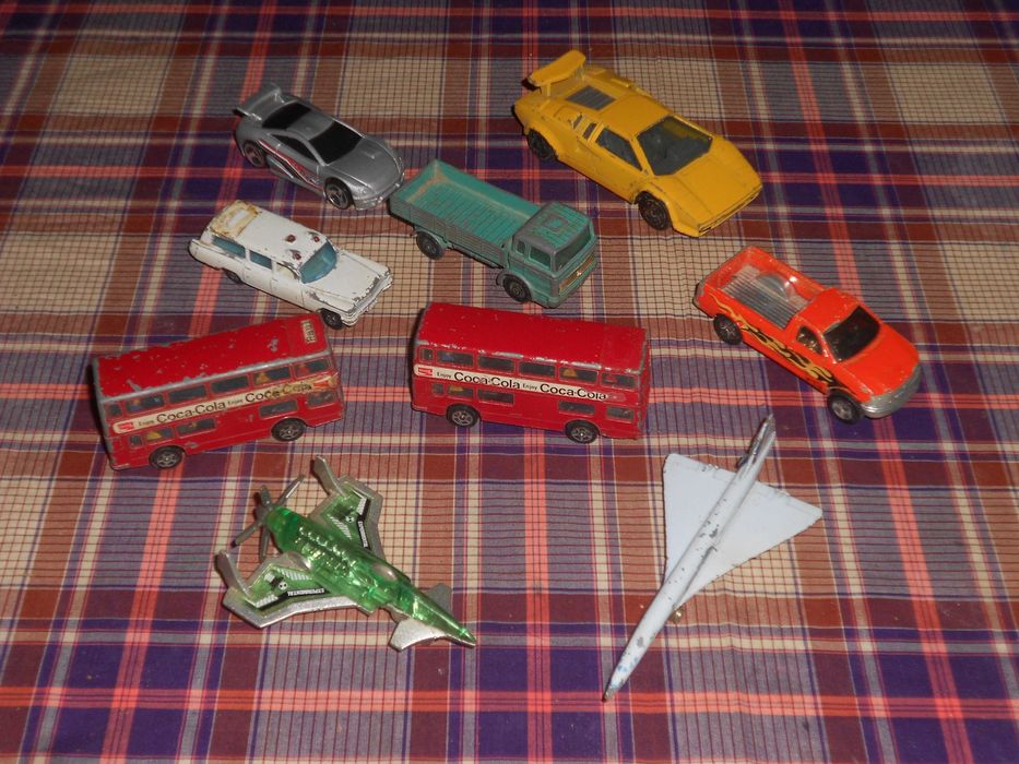 Miniaturas colecção antigas Corgi Matchbox Burago Hot wheels