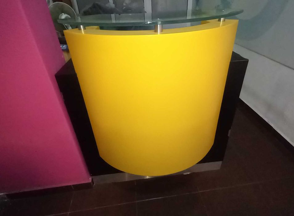 Balcão Comercial Com Tampo de Vidro Para Pagamentos