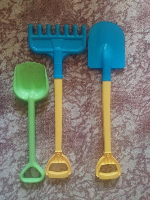 Игрушки, лопата, грабли, ВСЁ ЗА 60грн