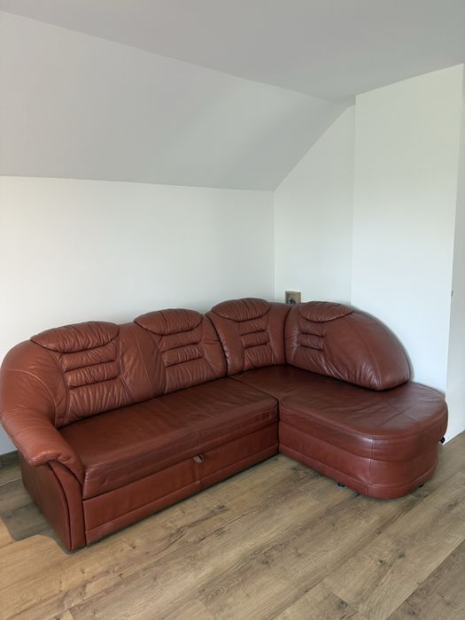 Narożnik skorzany z funkcja spania i schowkiem KLER