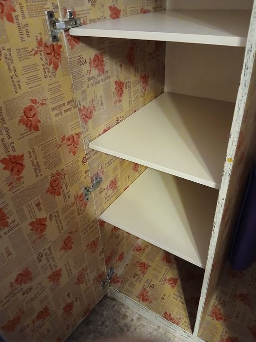 Продам мебель для гостинной:шкаф и стеллаж.