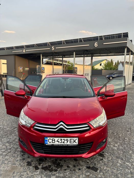 Автомобіль Citroen C4