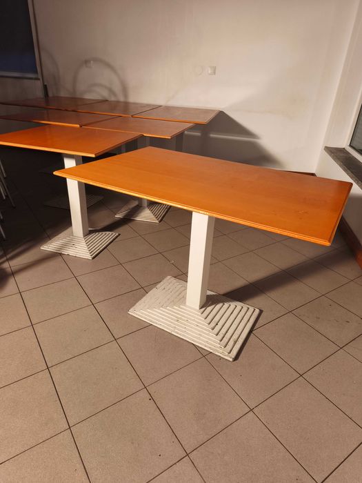 Mesas e cadeiras para café ou restaurante