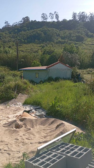 Armazém e terreno agrícola