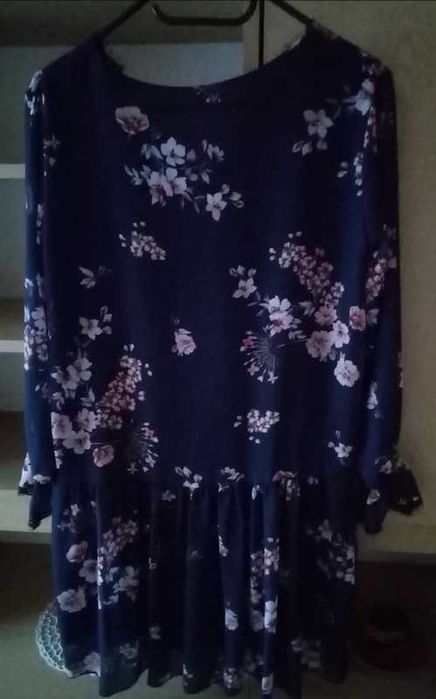 Śliczna sukienka w kwiaty