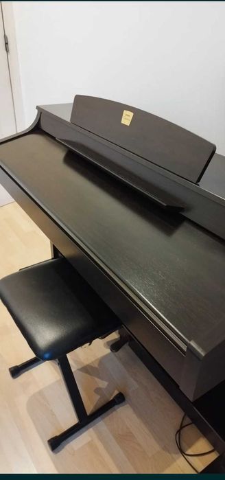 Piano Yamaha CL-330 Clavinova
