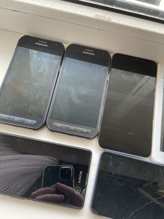 Продам старые телефоны , лот телефонов ,Xiaomi samsung sony zte htc