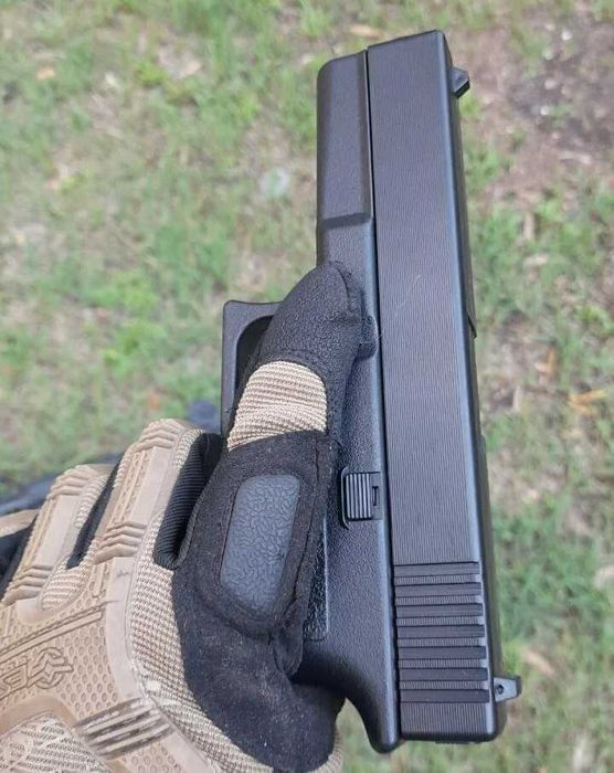 Пістолет Глок17 VIGOR V307 на кульках 6 мм пластик дитячий іграшковий