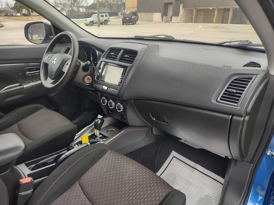 Mitsubishi Outlander      2018