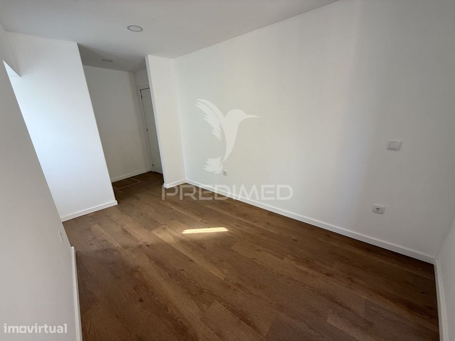 Apartamento T1 com Logradouro - Alcanena