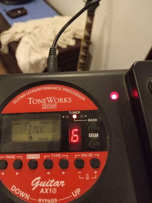 Pedaleira Korg antiga a funcionar