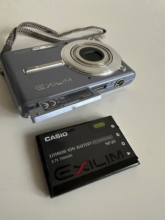 Фотоапарат Casio Exilim EX-S600