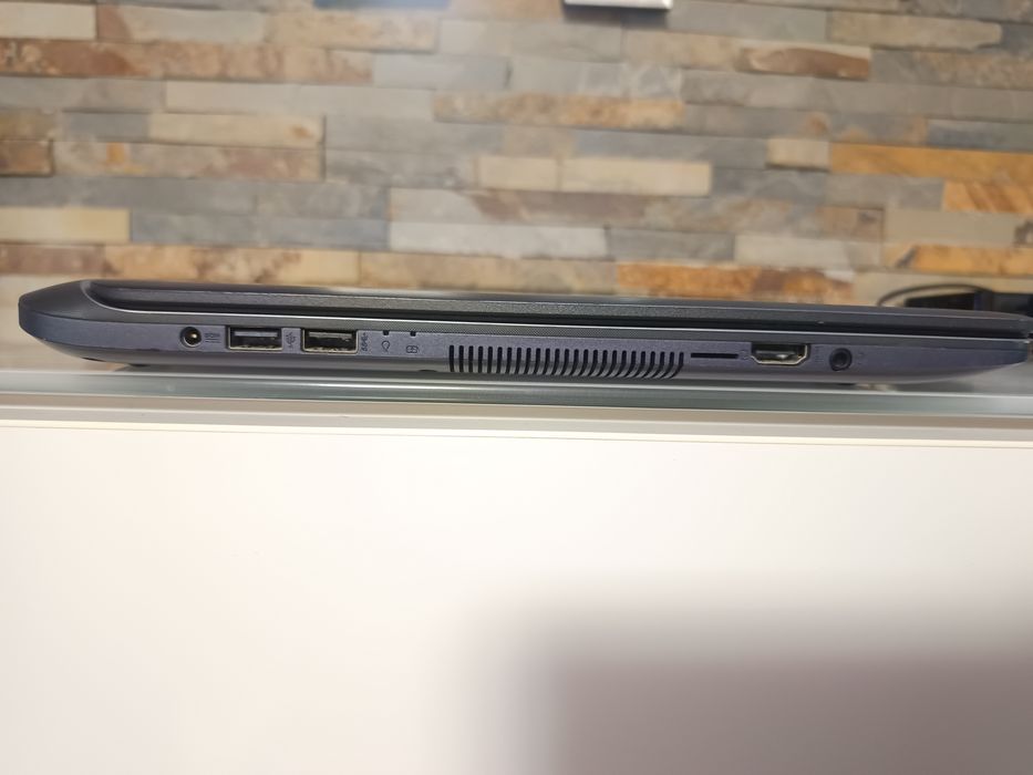 Portátil ASUS / 12GB RAM / SSD 256GB