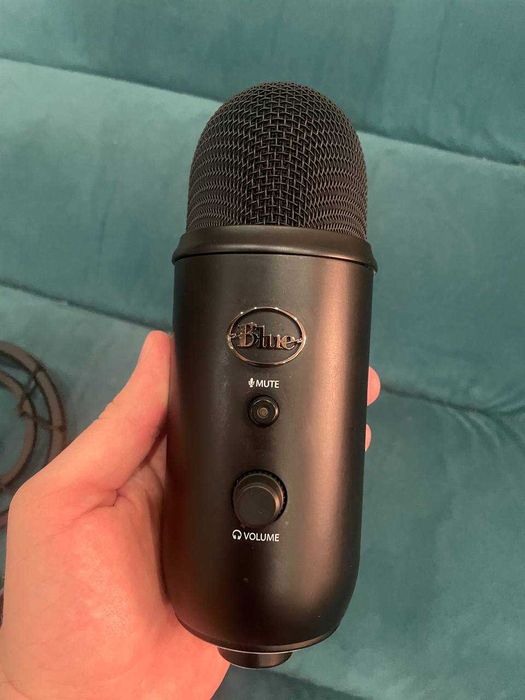 Студійний мікрофон Logitech Blue YETI Blackout