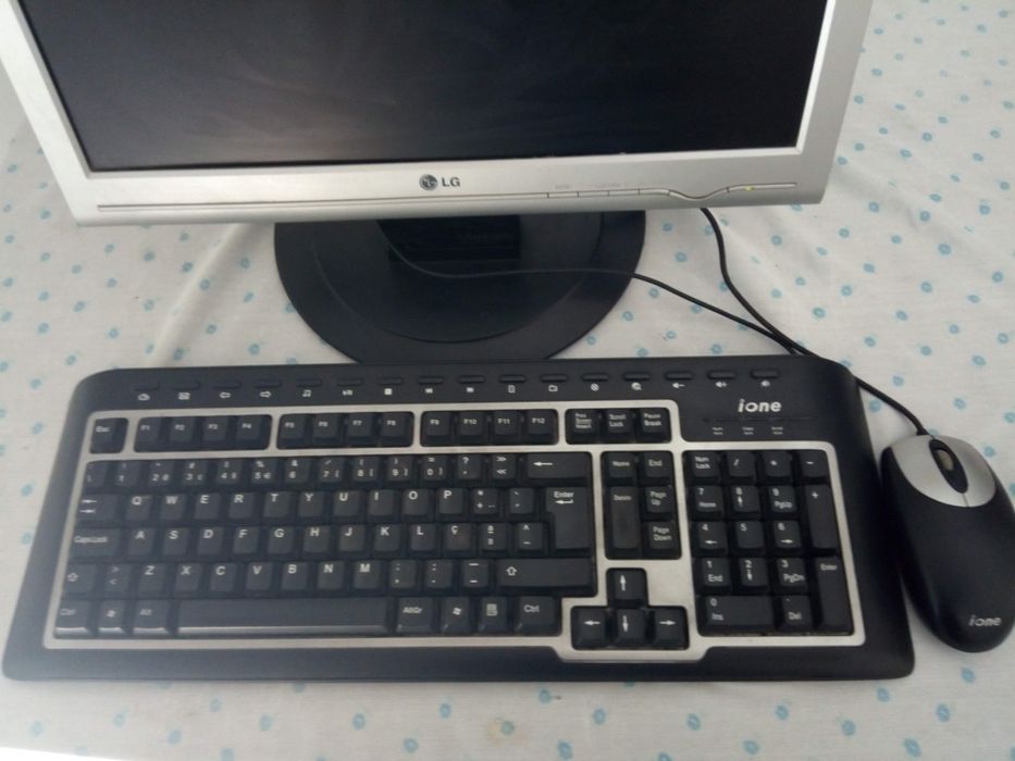 Ecrã de computadores + teclado + rato