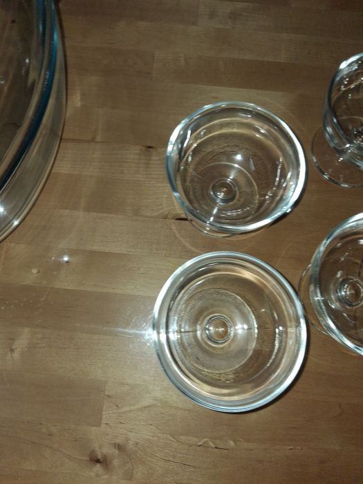4 taças  vidro com pé para sobremesa