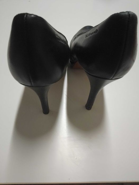 Tamaris szpilki skóra 40