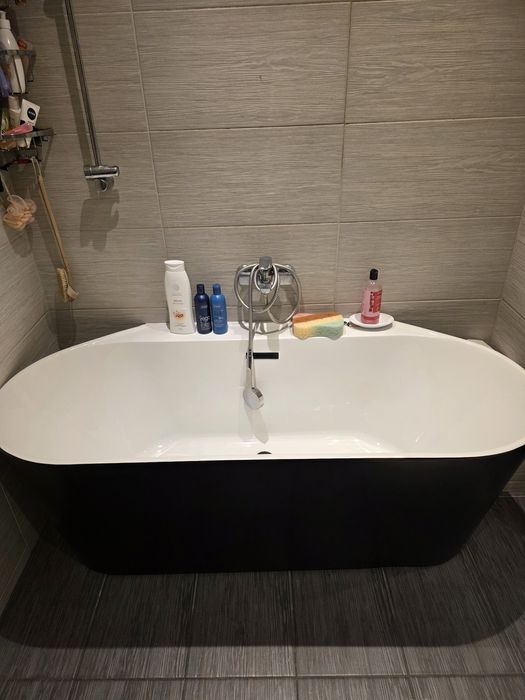 Sprzedam wanne czarno białom