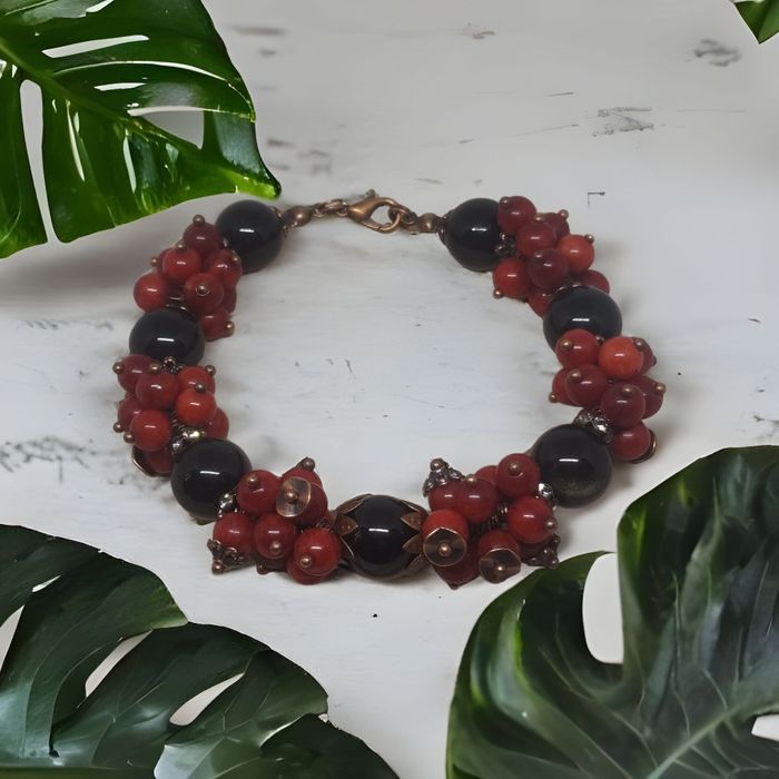 Artystyczna bransoletka z czerwonych jaspisów i obsydianów