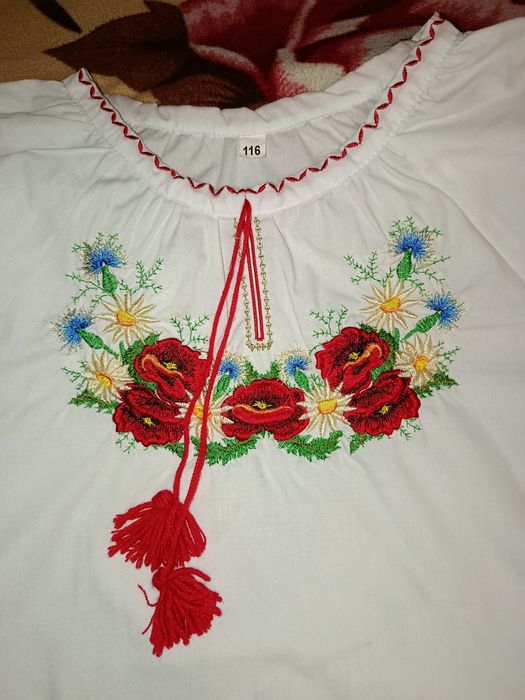 Вишиванка на дівчинку