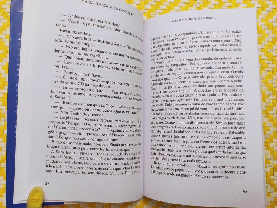 A SARA MUDOU DE VISUAL
de Maria Teresa Maia Gonzalez