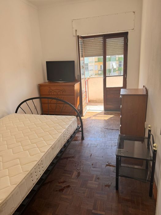 Quarto para arrendar