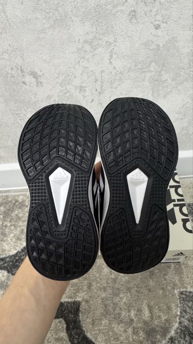 Продам дитячі кросівки Adidas оригінал !