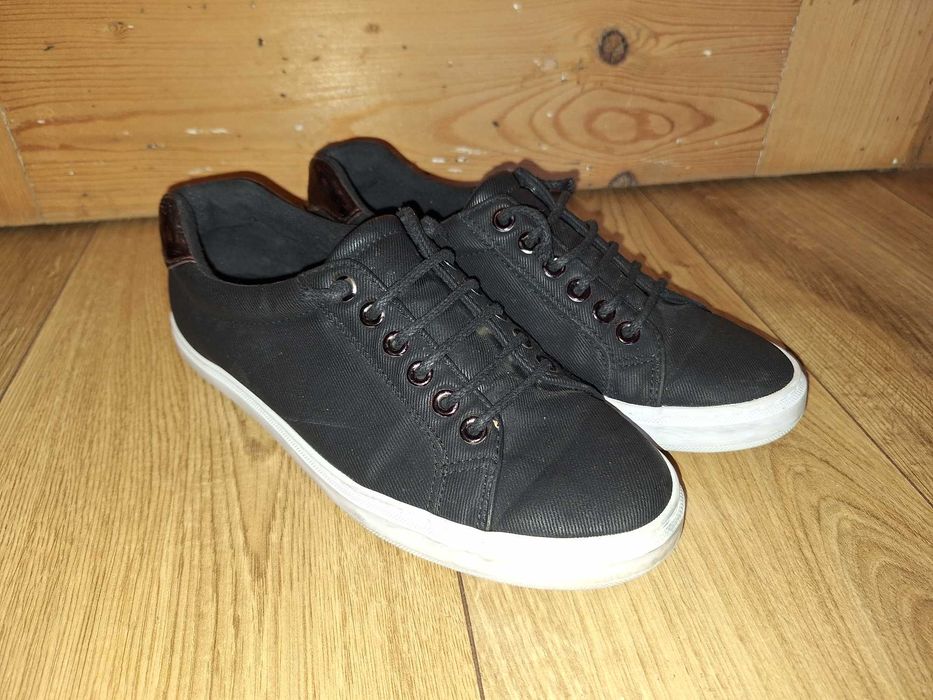 Tenisówki granatowe roz 39 czarny