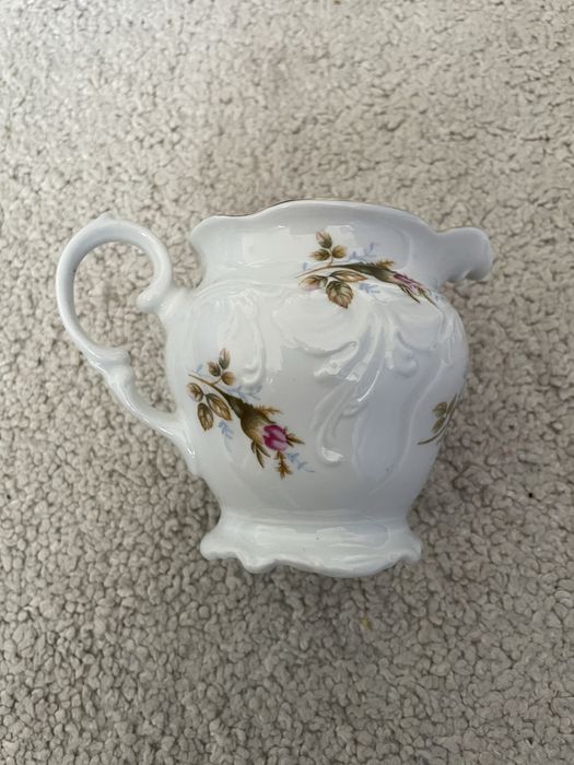 Mlecznik porcelanowy w róże Wawel