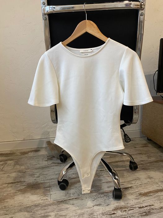 Боді з рукавами-метеликами від reserved розмір М