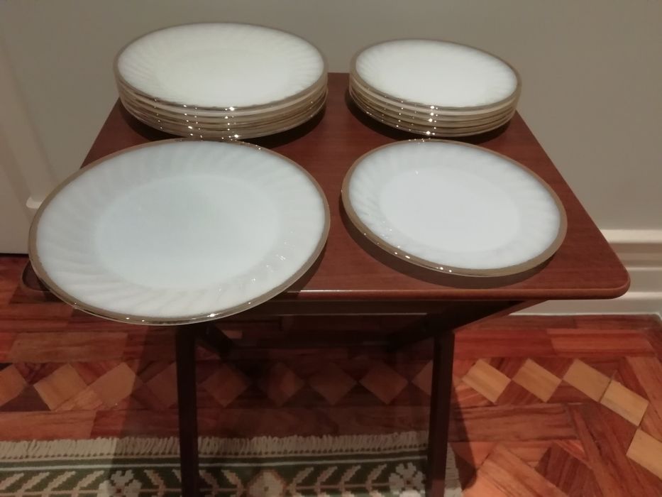 Fire King, Oven Ware - Chávenas, Pratos... Vintage