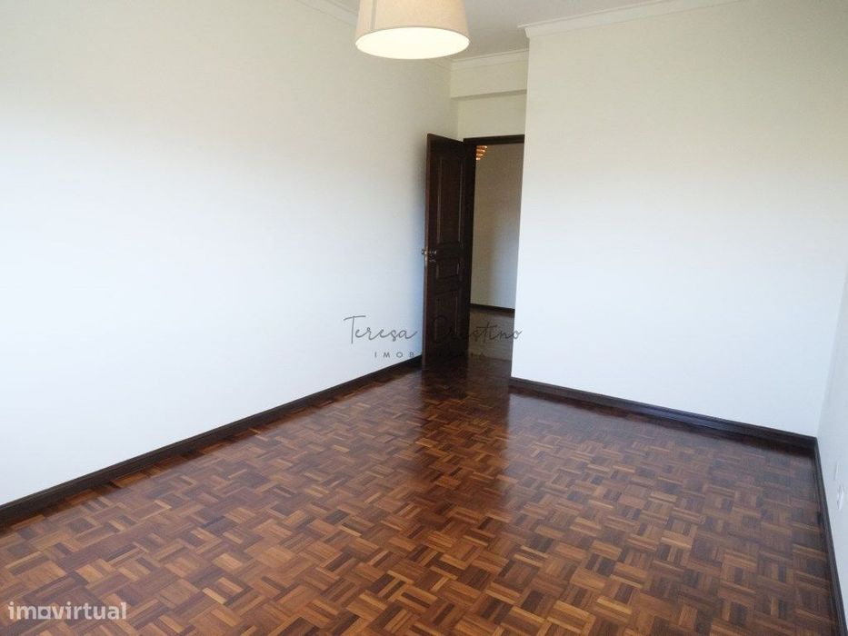 Apartamento T3 para arrendamento com garagem | Arca e Ponte de Lima