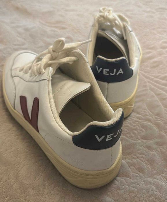 Sapatilhas VEJA usadas como novas