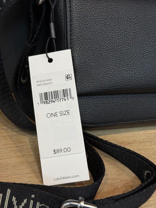 Сумка кросбоді Calvin Klein All Day Phone. Оригінал.