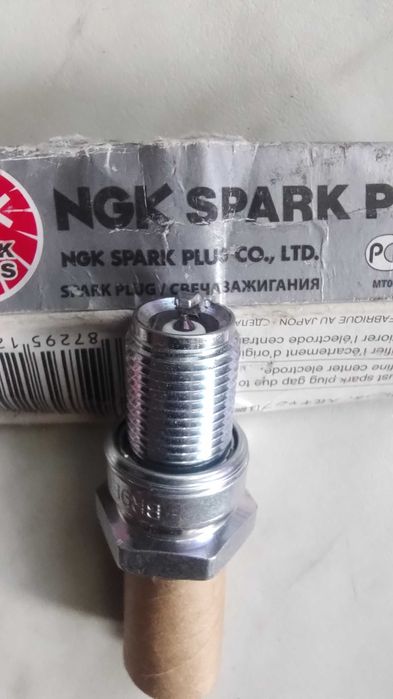 Оригінальна платинова свічка запалювання NGK BR9ECMVX (Японія) для мото/картингу