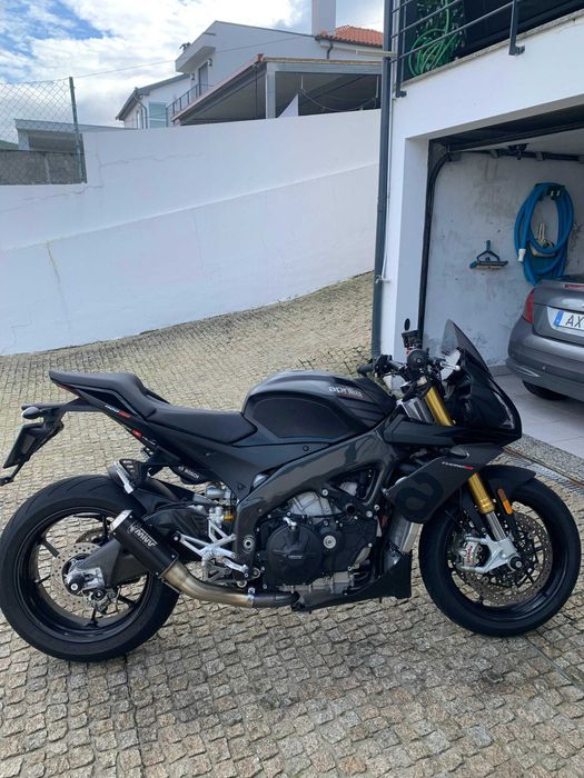 Aprilia Tuono 1100 V4