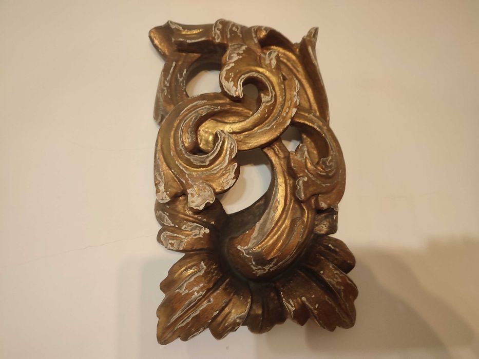 Talha rendada em madeira