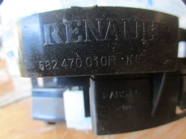 Moldura da consola central / rádio / aro RENAULT Megane III (BZ0_)