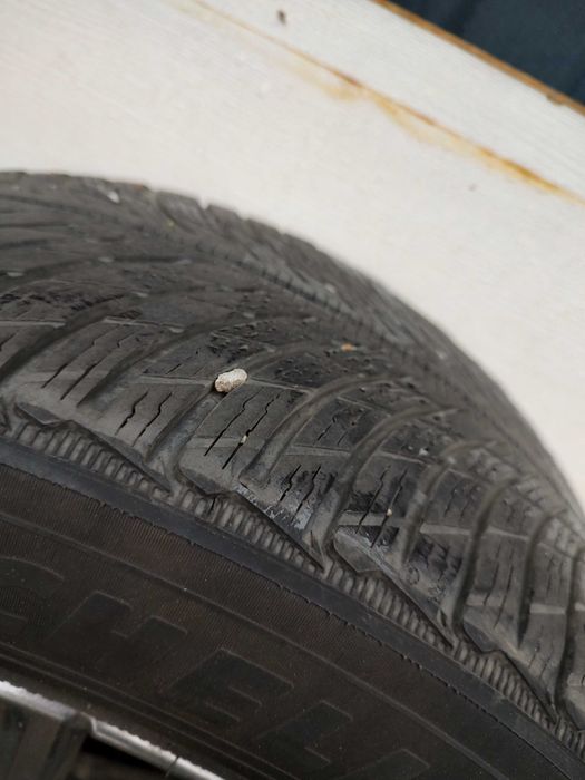 Felga ford kuga + opona zimowa gratis 235_55_R17