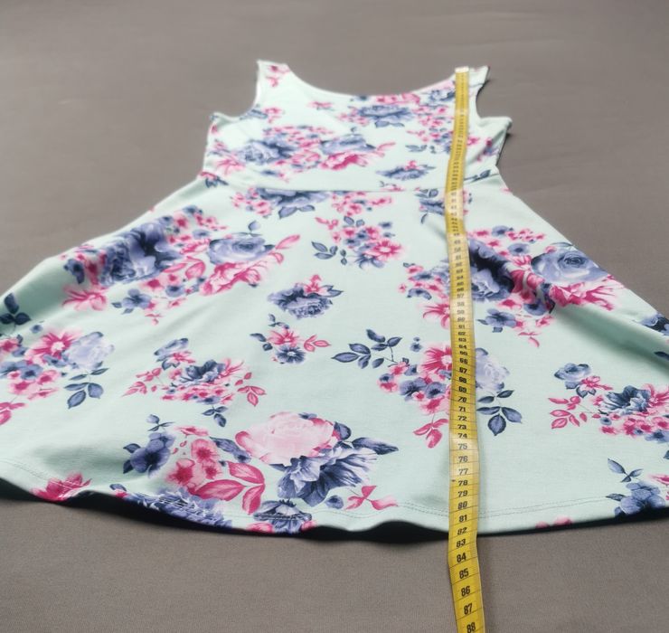 Seledynowa mietowa letnia sukienka w kwiaty