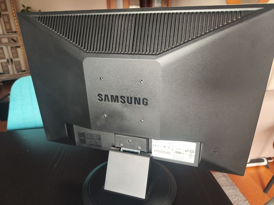 Monitor Samsung syncmaster  2023nw