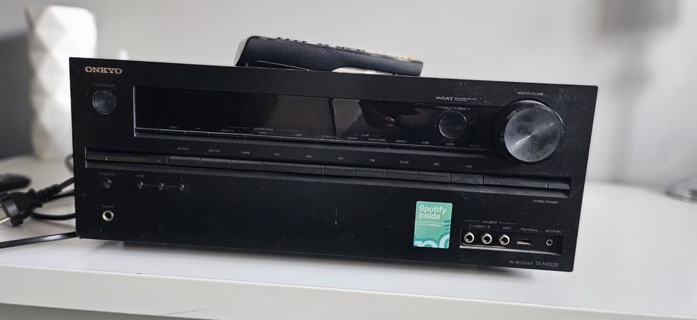 Amplituner Onkyo