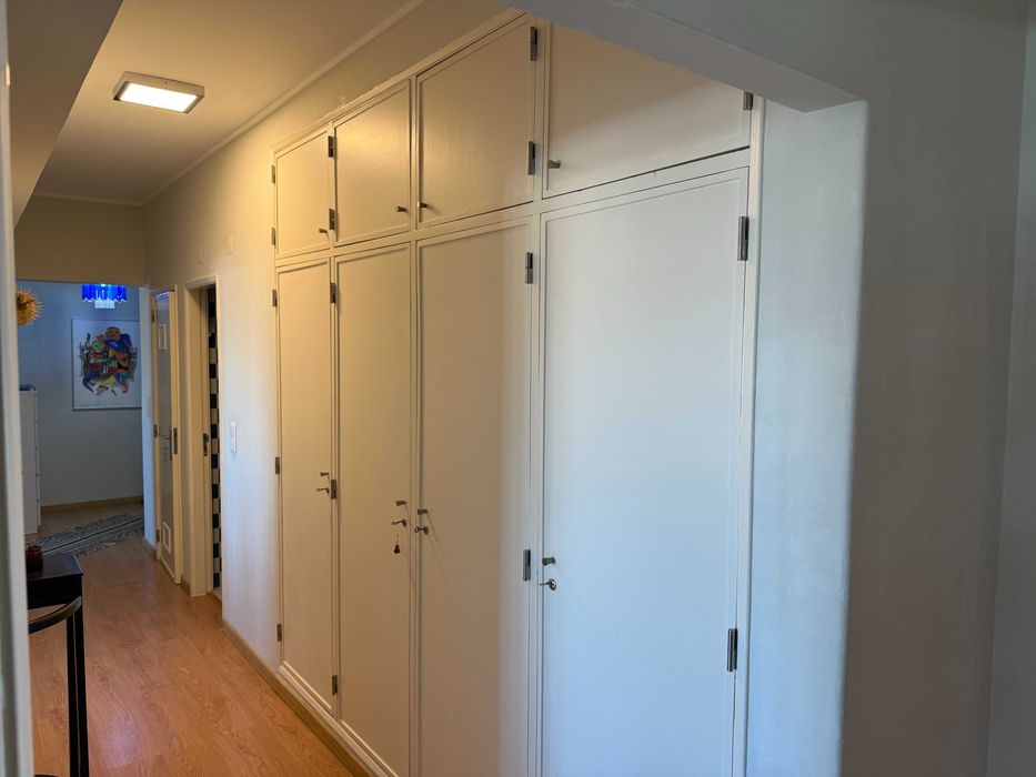 Quarto para Arrendar com Varanda