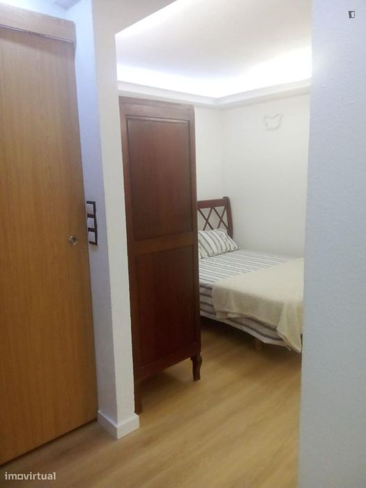 Estúdio - localizado em Campolide Lisbon