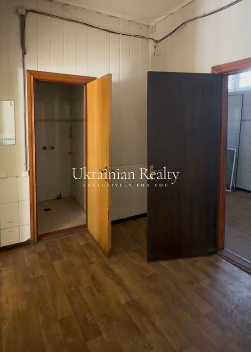 Продаж Фасадного приміщення 106 м²  вул. Перова, 44