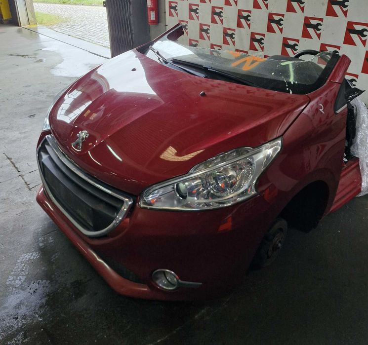 Frente Completa Peugeot 208 1.2i 82 VTi 2014 #E29