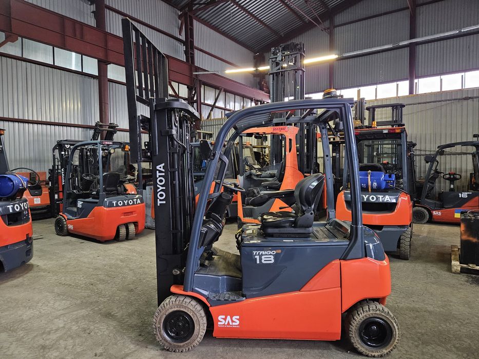 Електричний навантажувач Toyota 1,8 т. Погрузчик вилочный Toyota